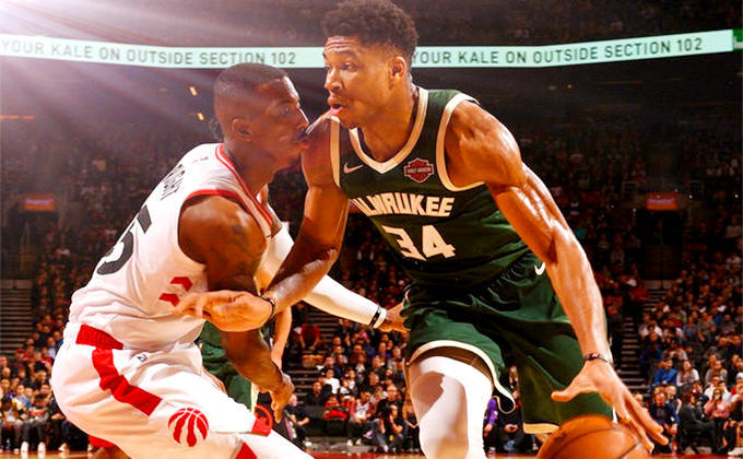 黄蜂大胜雄鹿,奏响胜利的乐章的简单介绍 黄蜂大胜雄鹿,奏响胜利的乐章的简单介绍