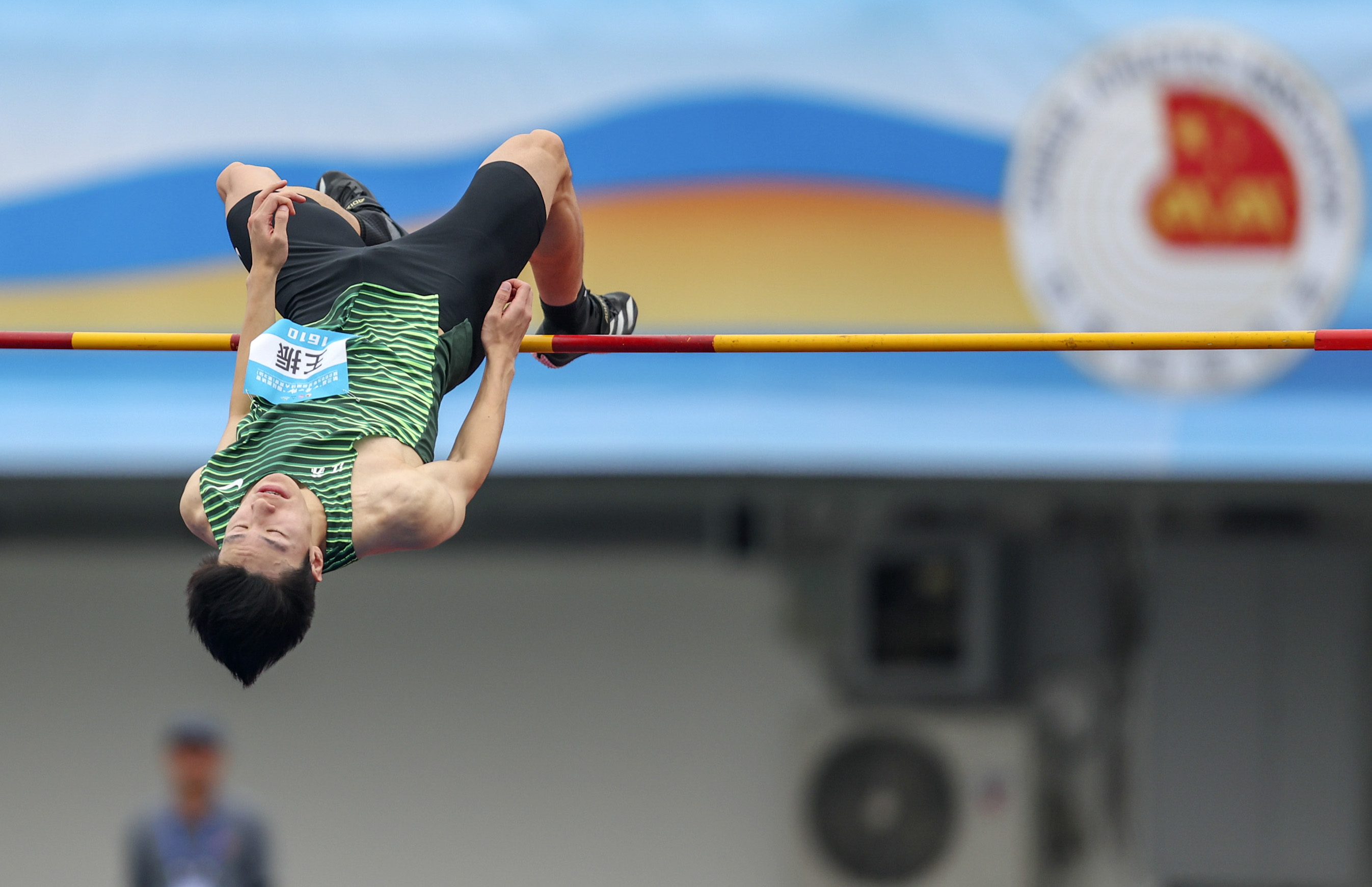 田径项目顶尖选手厮杀，角逐金牌无惧困难的简单介绍