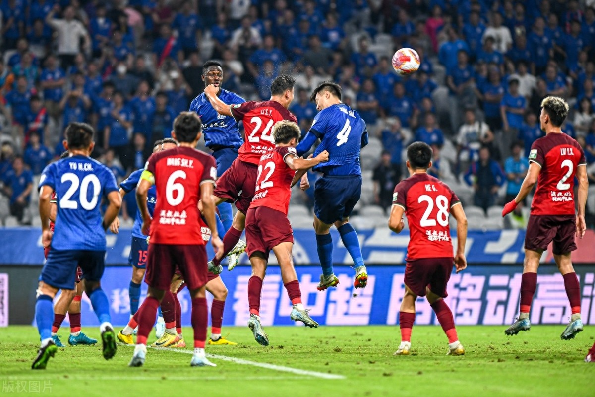 关于国际足球豪强交锋,赛场气氛火爆的信息 关于国际足球豪强交锋,赛场气氛火爆的信息