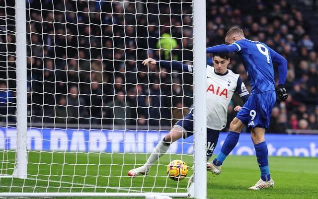 热刺迎来一场戏剧性的高尔夫对决的简单介绍