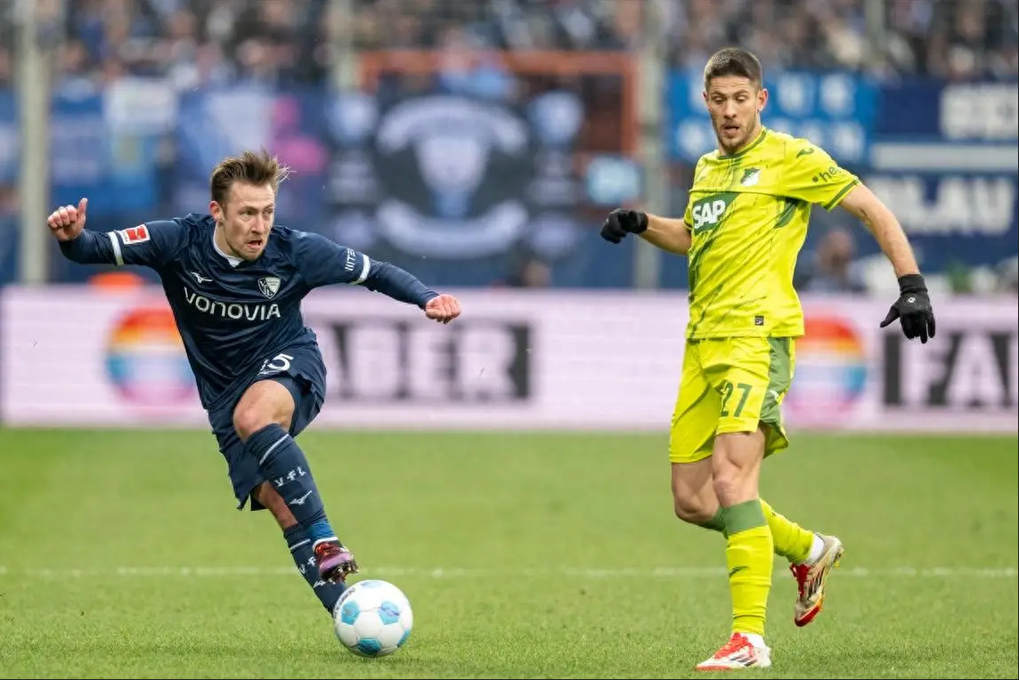 开云体育APP下载-柏林赫塔联赛不败纪录继续，主场击败霍芬海姆的简单介绍