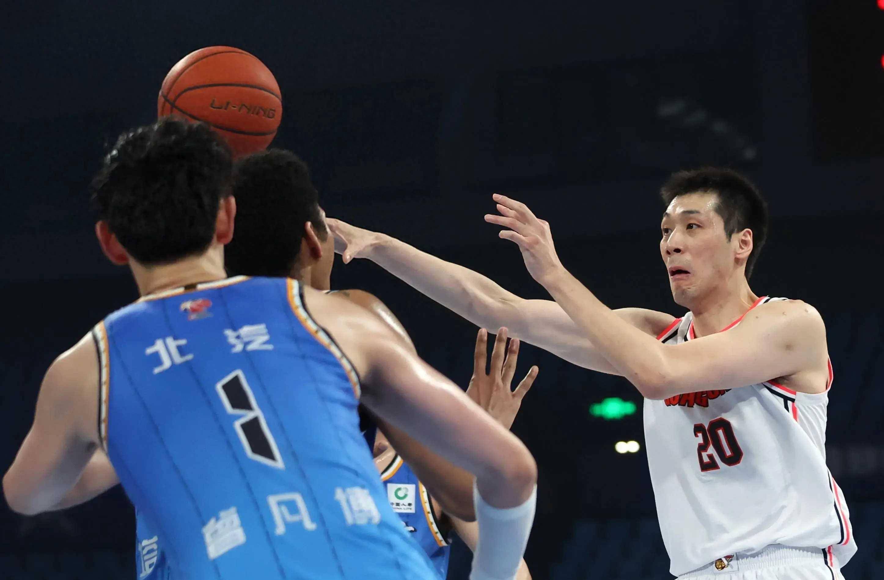 开云下载-包含华南虎豪取关键胜利，紧追领先者的词条