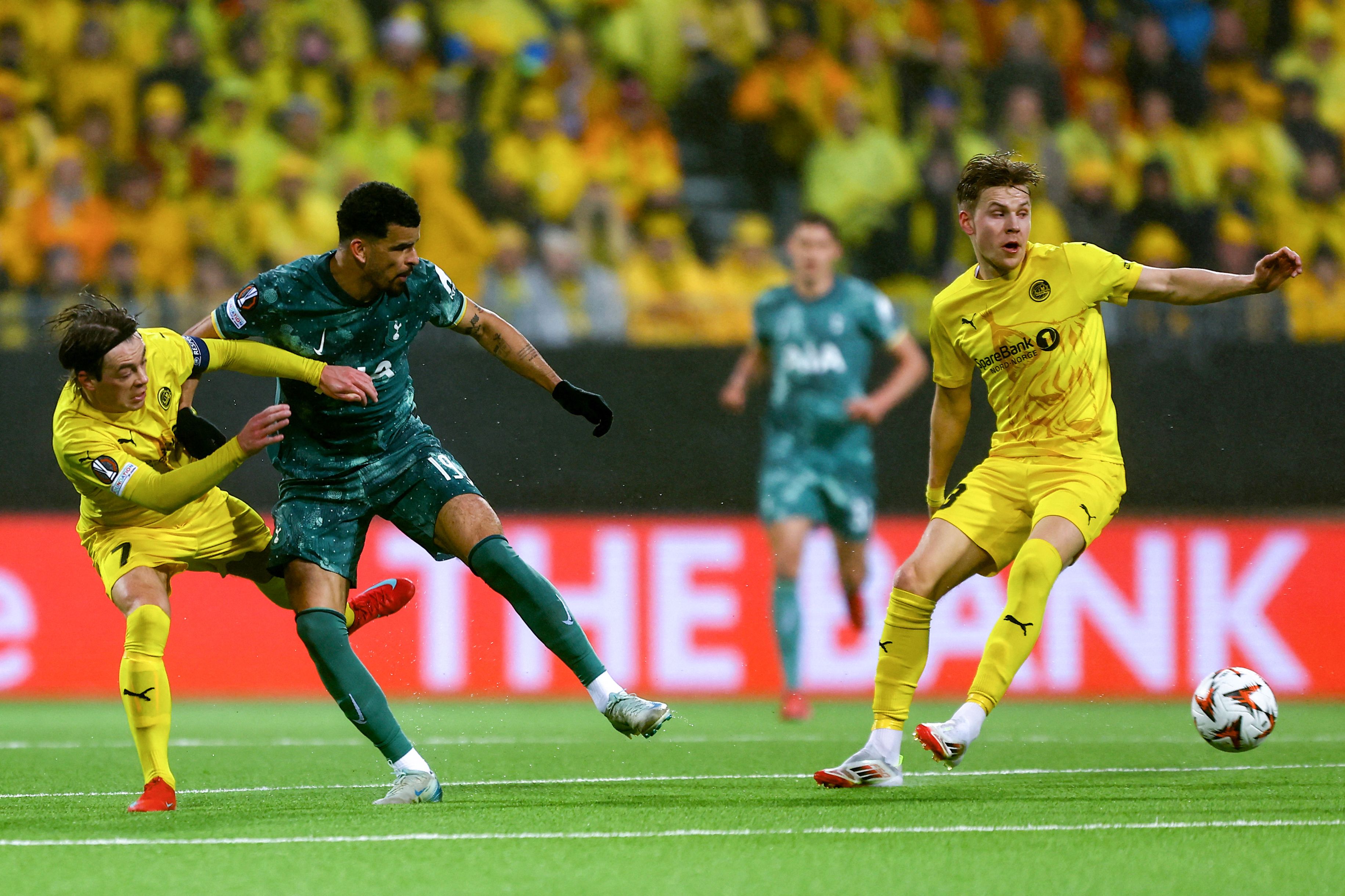 包含战略博弈:欧洲足球俱乐部争夺战打响的词条 包含战略博弈:欧洲足球俱乐部争夺战打响的词条