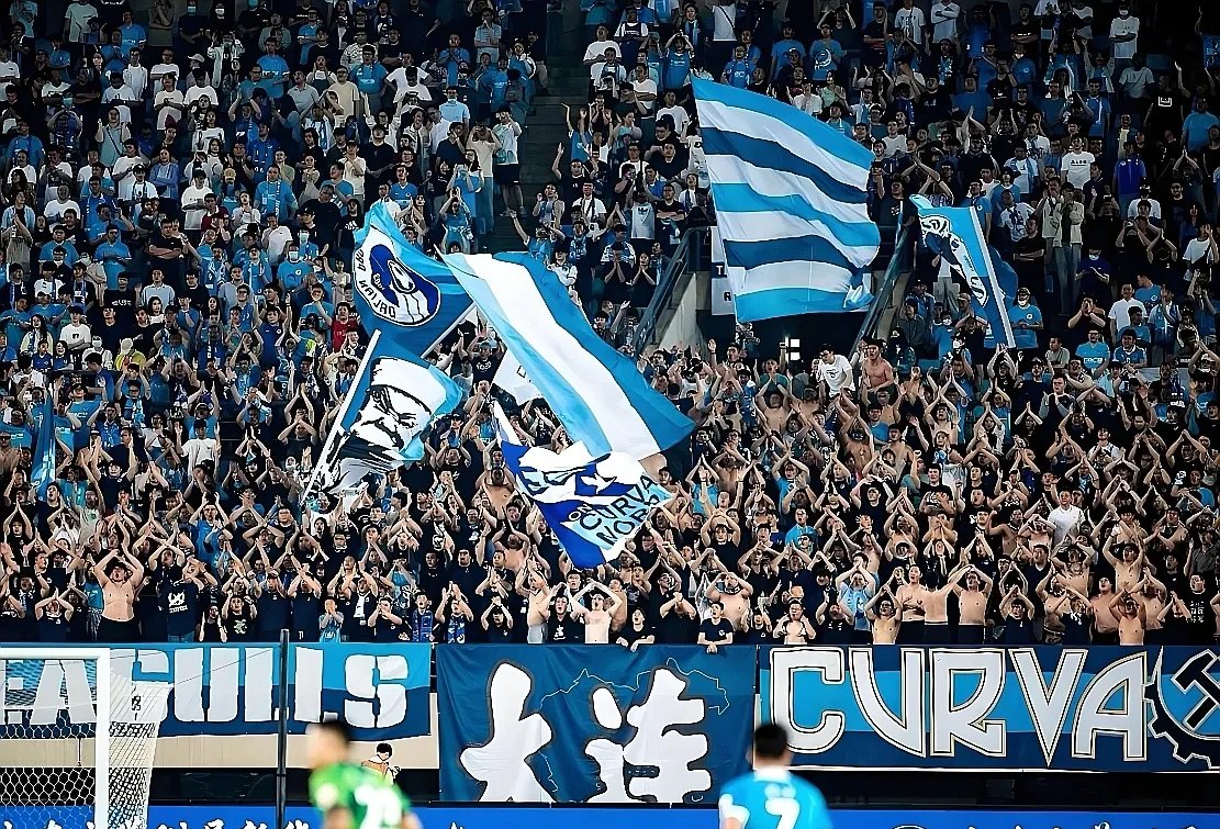 开云体育下载-大连一方球员表现抢眼，带领球队逆转获胜