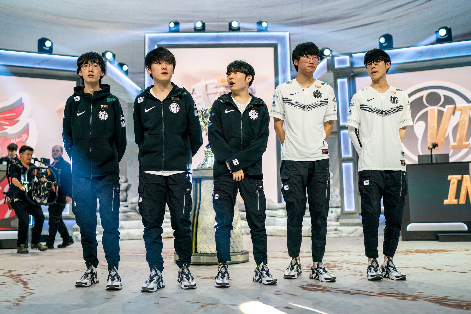 开云体育APP下载-V5横扫TL，Gumayusi团战一打五四强赛3:2（伦敦）