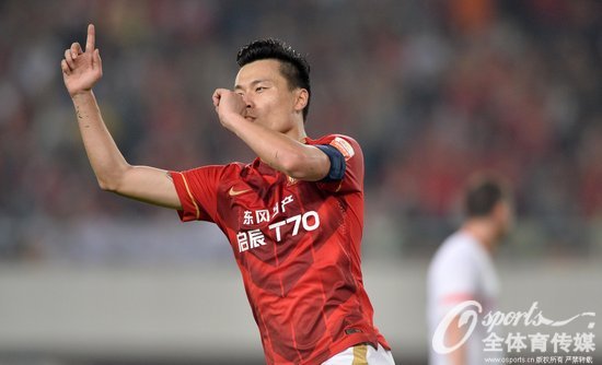 恒大豪取客场大胜，巩固领先优势