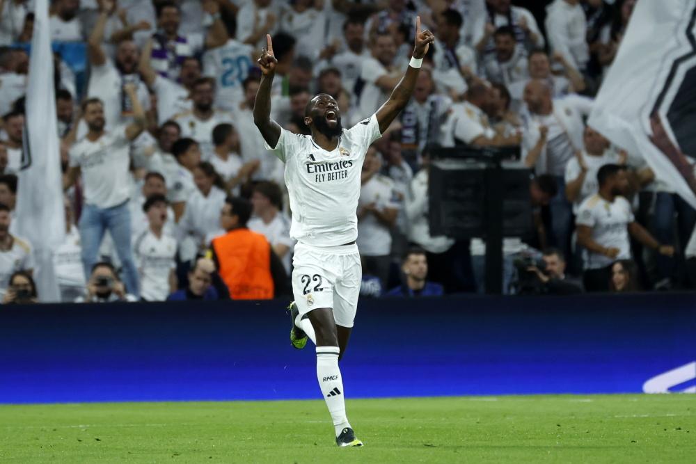 开云下载-皇家马德里遭遇失利，晋级之路变得坎坷起来