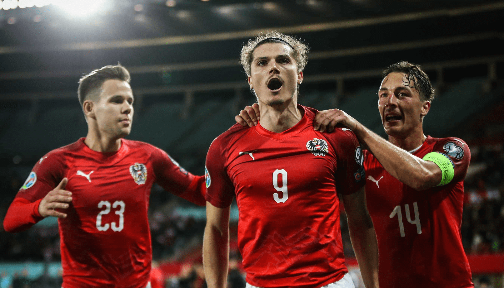 澳大利亚球队壮志凌云，勇夺胜利