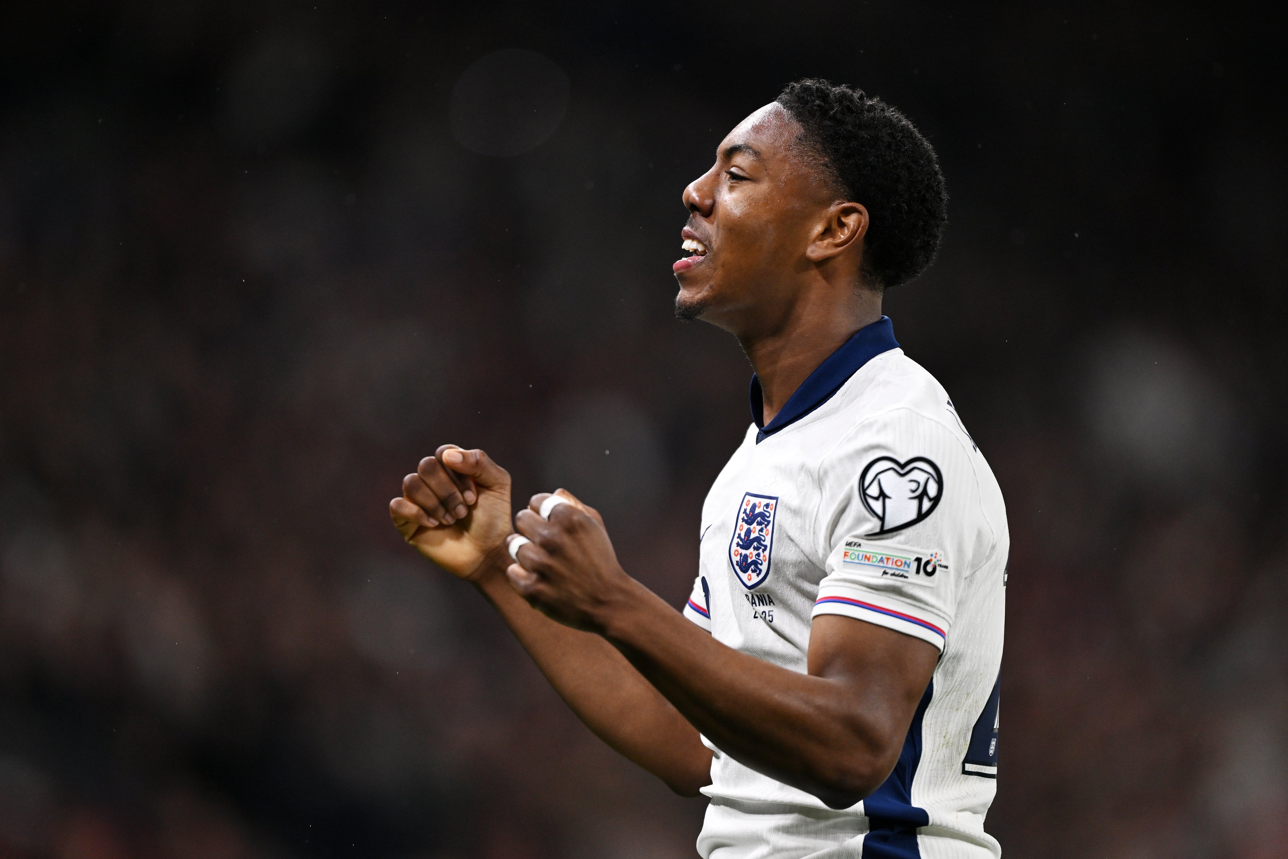 英格兰欧洲预选赛:斯特林破门,助球队取得重要胜利 英格兰欧洲预选赛:斯特林破门,助球队取得重要胜利