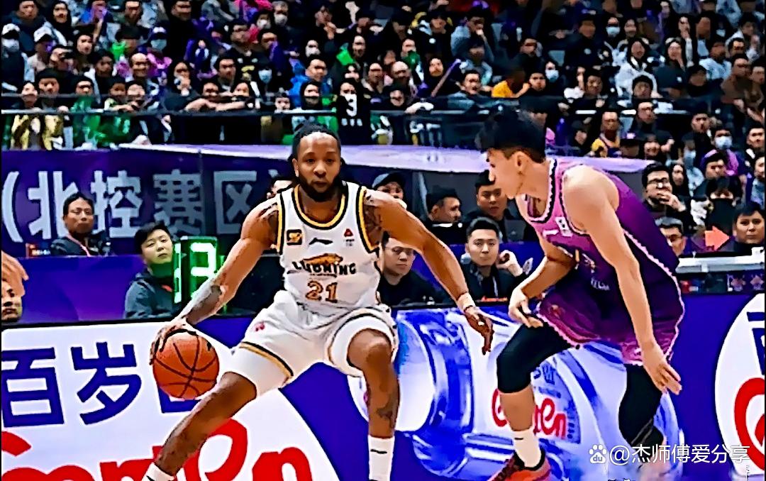 辽宁队客场大胜北控队,连续两战胜出 辽宁队客场大胜北控队,连续两战胜出