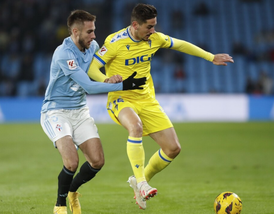 塞尔塔主场击败雷加利斯,实现守卫 塞尔塔主场击败雷加利斯,实现守卫