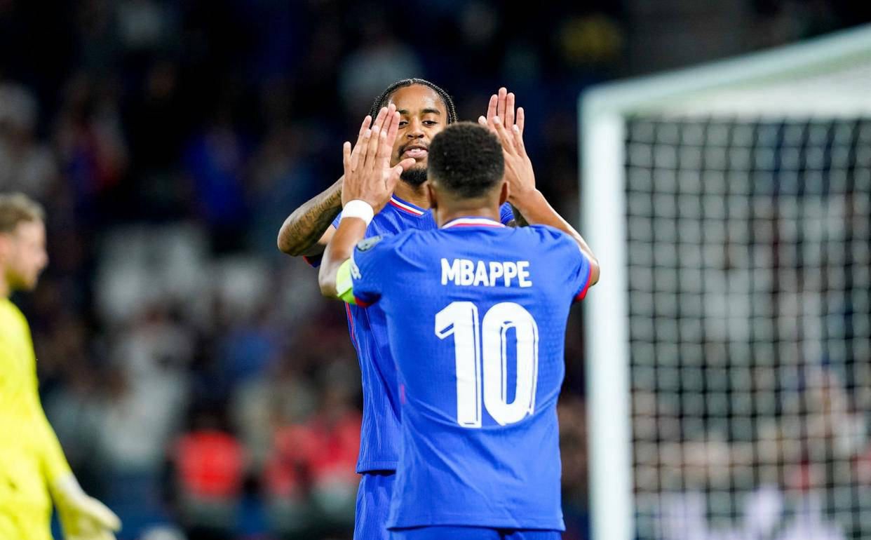 法国大胜冰岛,继续领跑小组 法国大胜冰岛,继续领跑小组