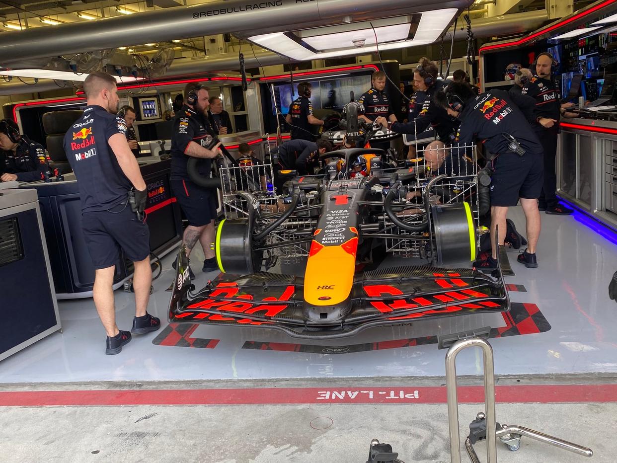 开云体育中国-威廉姆斯险胜红牛车队，汉密尔顿关键制胜的简单介绍